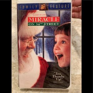 Miracle On 34th Street VHS Tape